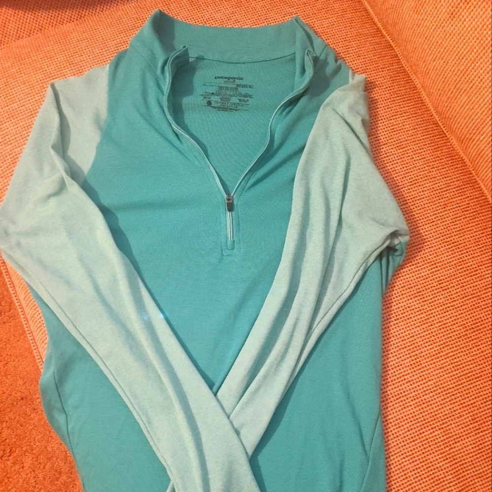 Patagonia lightweight half zip pullover